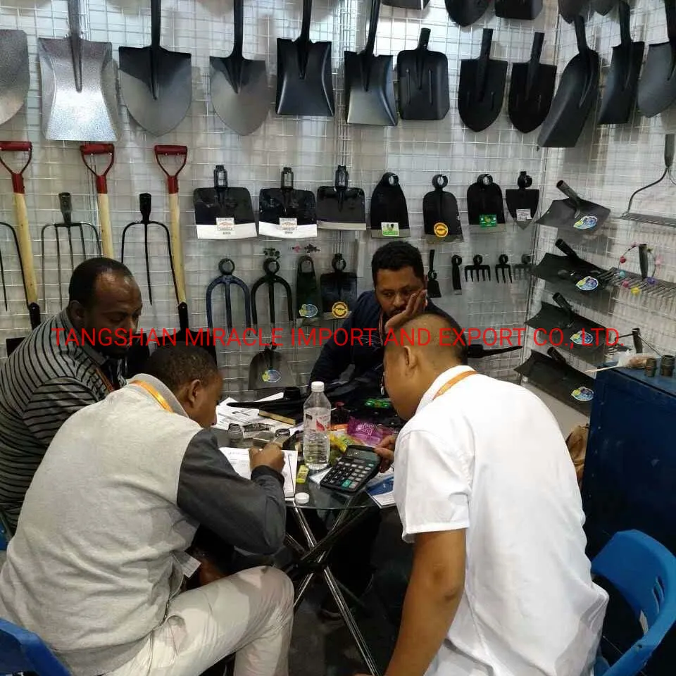 High Quality Carbon Steel Machete with Wood Handle and Plastic Handle Machete for Africa